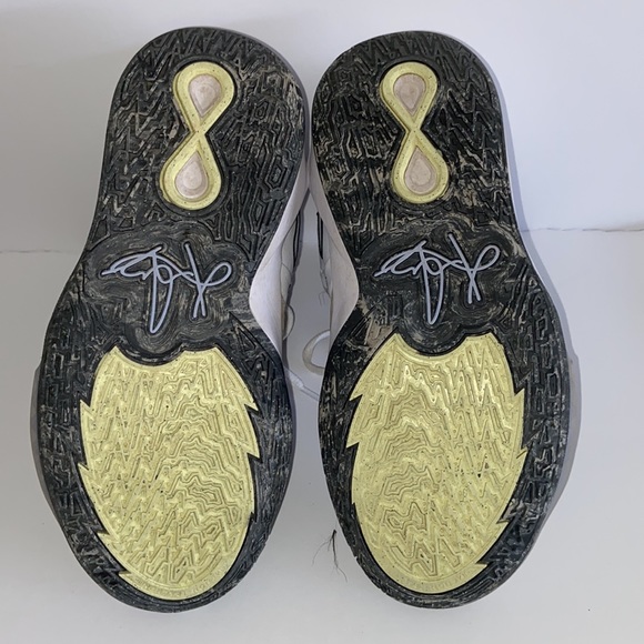 Nike Kyrie Infinity White Iron Basketball Grey Shoes - Picture 5 of 6